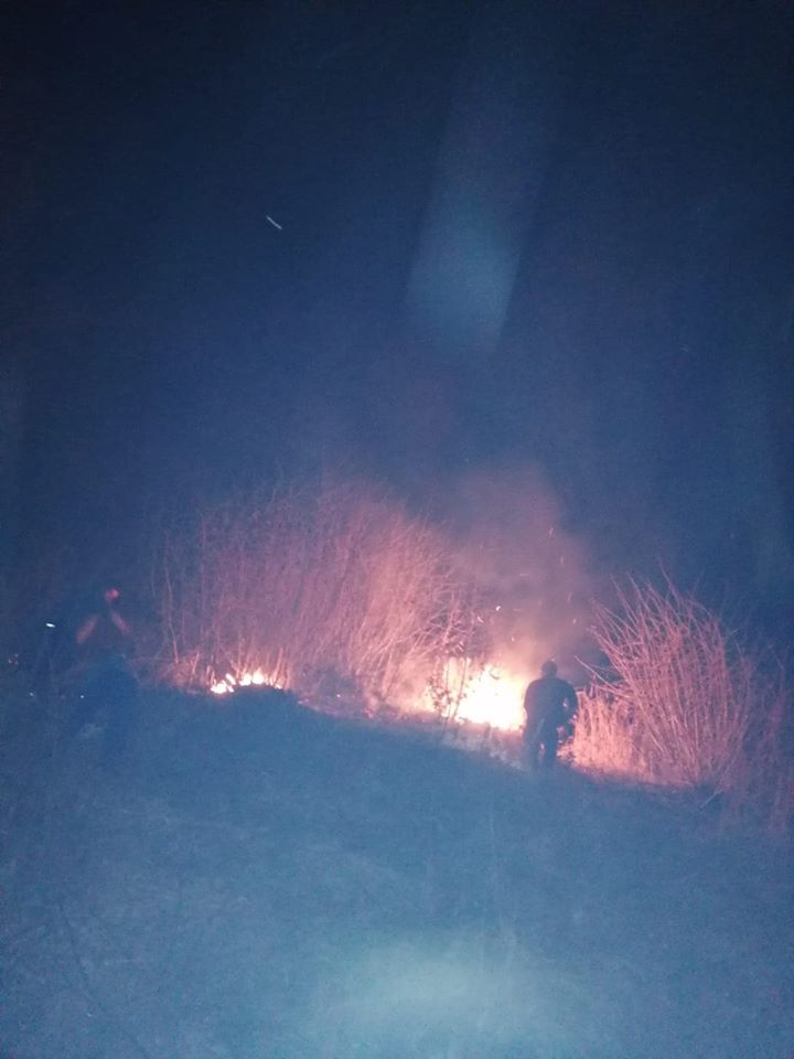 Serviciul Voluntar pentru Situații de Urgență Ibănești (SVSU) informează: incendiu de vegetație în zona Pârâul Mare