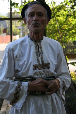 De povești cu Manail